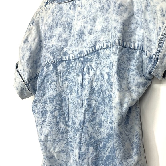 Thread & Supply Retro Acid Wash Blue Cuffed Short Sleeve V-Neck Popover Shirt - Picture 5 of 14